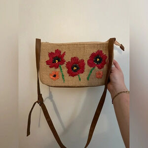 NANETTE LEPORE RAFFIA FLORAL EMBROIDERED CROSSBODY BAG IN NATURAL/POPPY STRAW